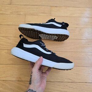 VANS | UltraRange Rapidweld black white skater sneakers | WMS 8